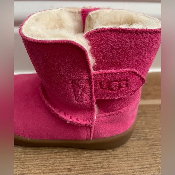 UGG Toddler Girl Pink Size 04/05 Keelan Boots - Picture 9 of 16